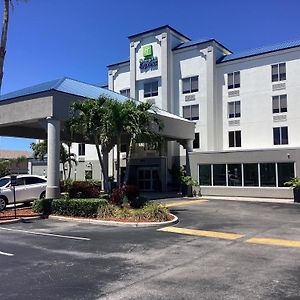 Holiday Inn Express Hotel & Suites Cocoa Beach By Ihg